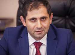 «Ինչի՞դ վրա ես էդքան ուրախ, կազմակերպածդ հանրահավաքի՞. Էս չի՞ բերածդ մարդը». «Հրապարակ»