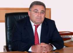 Ստացվում է այնպես, որ յուրաքանչյուր դատավոր իր տեղում գրչի մեկ հարվածով կարող է «խոյահարել» յուրաքանչյուր գործ....