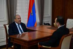 Նախագահ Արմեն Սարգսյանն ընդունել է «Ծառուկյան» խմբակցության քարտուղար Վահե Էնֆիաջյանին