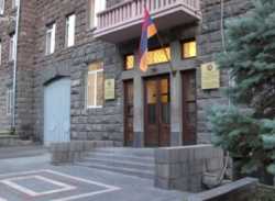 ԱԱԾ մեծ թվով ծառայողներ այցելել են Ոստիկանության բաժանմունք, թույլ չեն տալիս պետին, տեղակալին և օպերլիազորին դուրս գալ շենքից